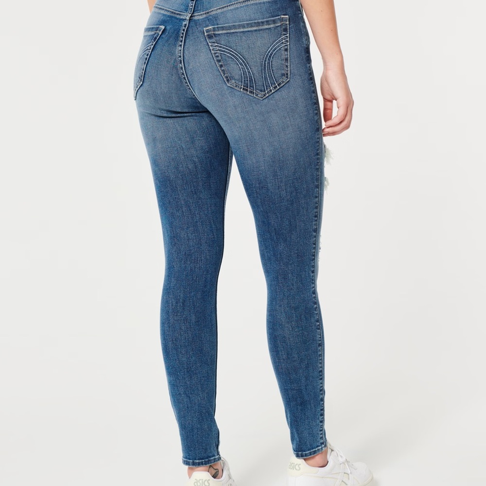 Women’s Hollister CURVY HIGH-RISE RIPPED MEDIUM WASH SUPER SKINNY JEANS